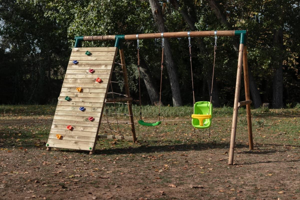 Parque infantil MASGAMES Timbu con pared de escalada, red de trepar y columpio