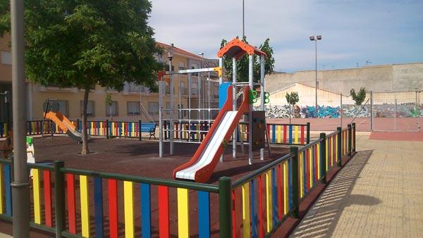 Parque infantil Shangai metálico con tobogán y trepador para que los niños se lo pasen genial. 6