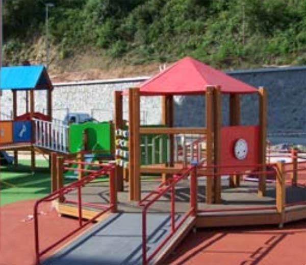 parcs infantils africa amb tobogan