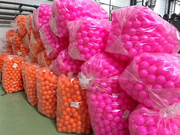 Pelotas de colores para piscina de bolas