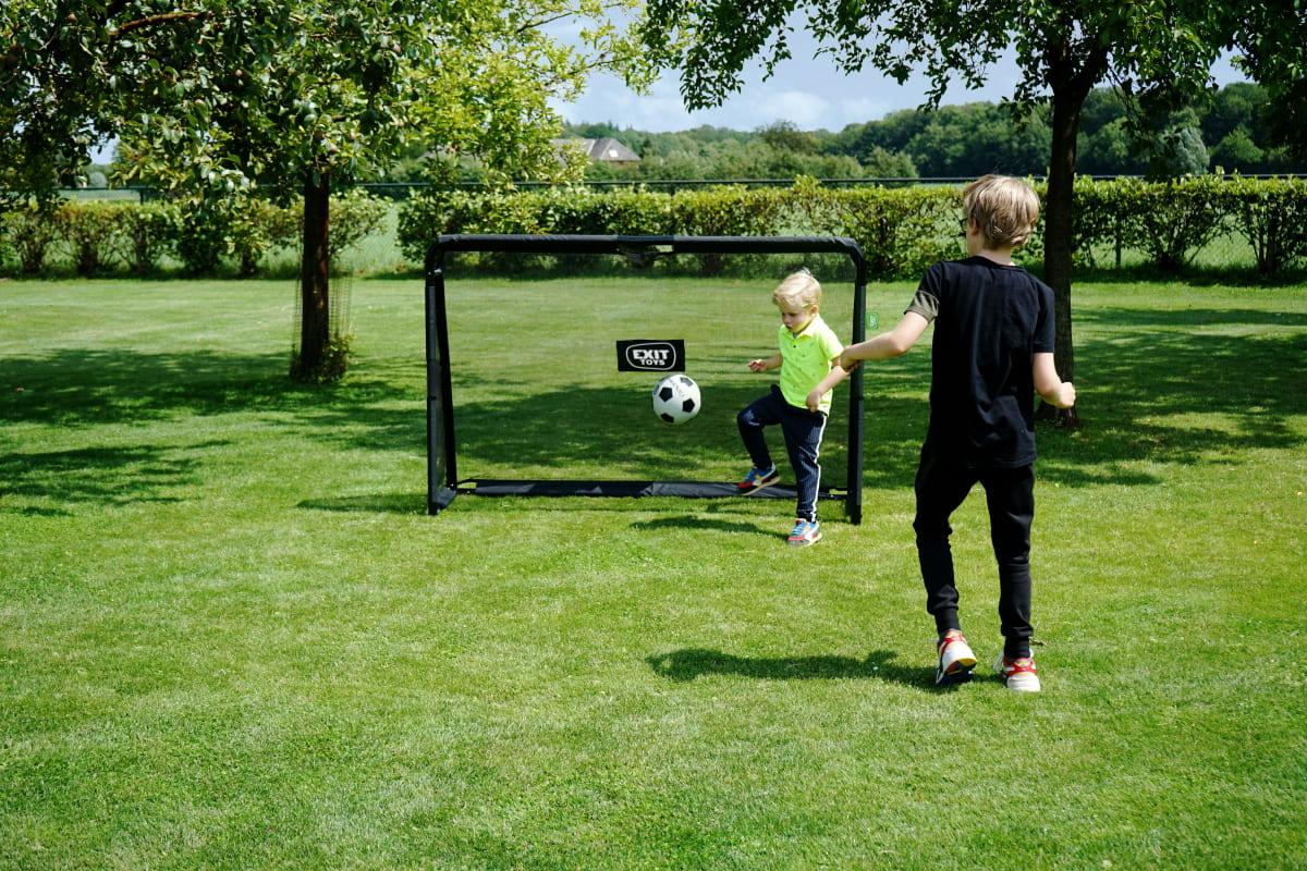 porteria de futbol exit maestro para niños en el jardín