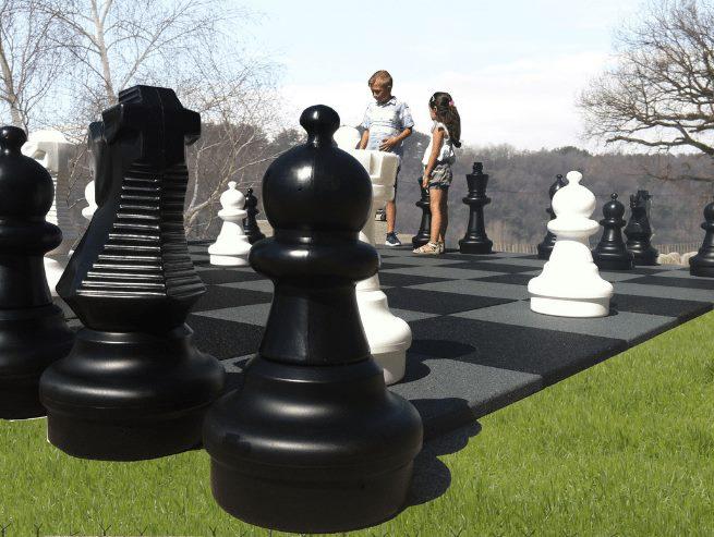 Tablero gigante de ajedrez o damas de losetas de caucho imagen real