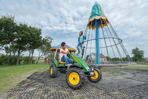 Tractor de pedales BERG John Deere BFR