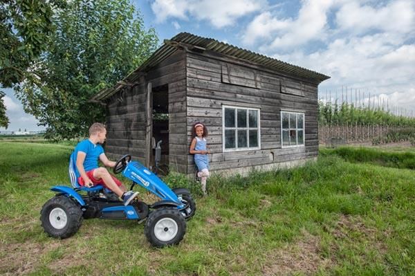 Tractor de pedals BERG New Holland BFR-3