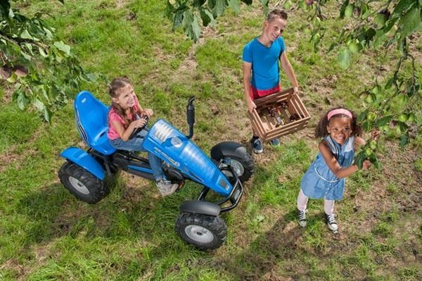 tractor de pedales BERG New Holland BFR-3