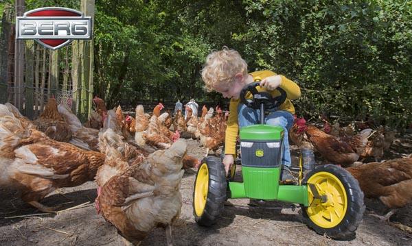 trator de pedais BERG BUZZY JOHN DEERE