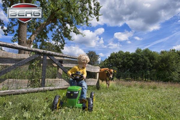 Tractor de pedales BERG BUZZY JOHN DEERE