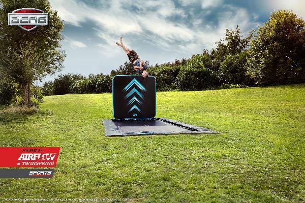 Cama elástica para enterrar BERG Flatground Ultim Champion 500 con Aerowall